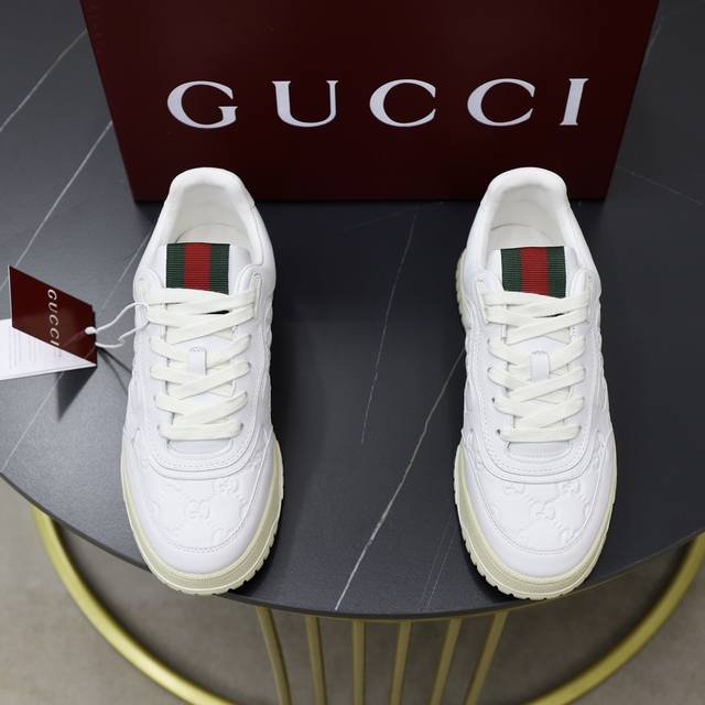 出厂价： 顶级原单 品牌：古奇gucci 标准码：男码38 44 45可以定做 等级：官网同款 材料：原版牛皮拼接 舒适透气顶级混种加厚羊皮内里 原版耐磨柔软大