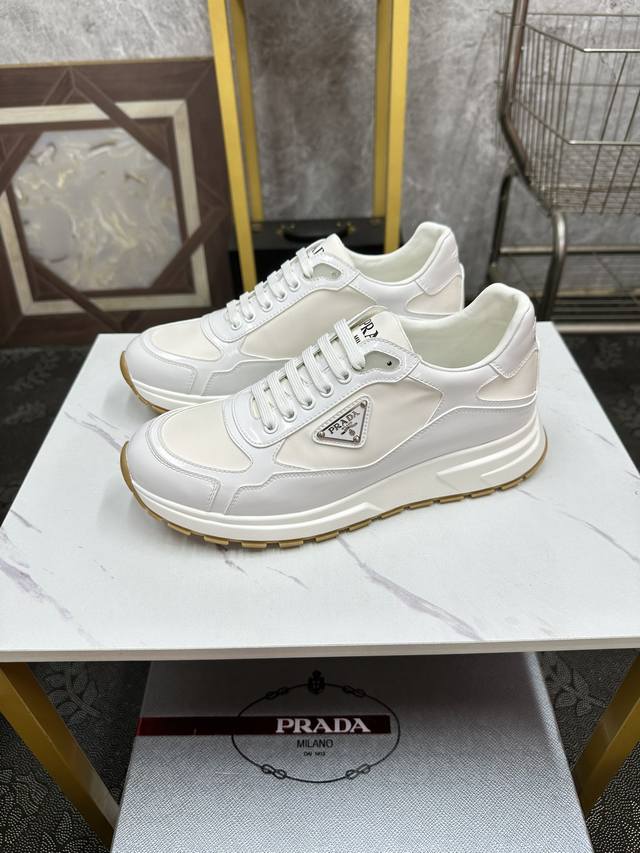 Prada-普拉达 顶级版本，套楦工艺，油边工艺，面料：高档牛皮。38–44 45订做不退换 X5