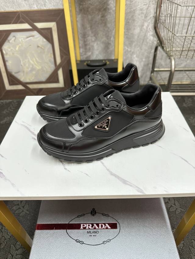 Prada-普拉达 顶级版本，套楦工艺，油边工艺，面料：高档牛皮。38–44 45订做不退换 X5