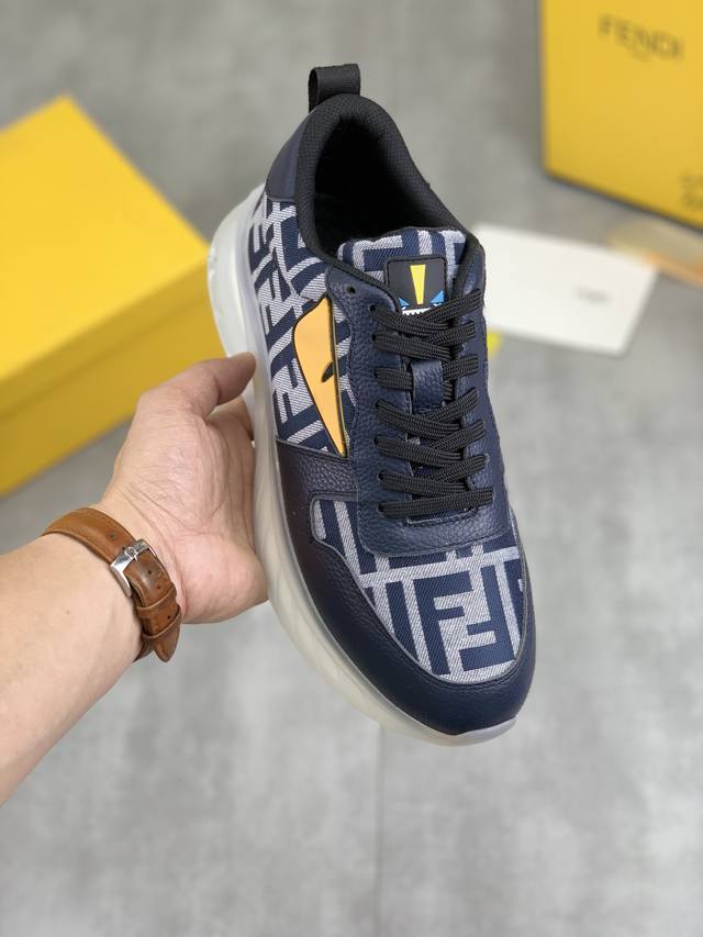 工厂价 实价 小怪兽 新款 Fendi 芬迪 专柜新款 简约的走线效果，呈现出大气优雅且炫酷的驾车鞋 采用进口小牛皮+头层猪皮内里材质精良做工细致 脚感舒适。搭