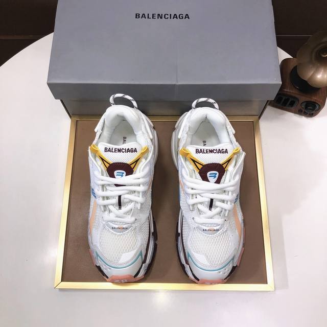 工厂 顶级版本 Balenciaga 巴黎7.5 巴黎世家 最新配色潮流复古休闲鞋 通过溢胶、做旧、缝线等细节， 展示了设计师 Demna 的运动鞋风格， 用一