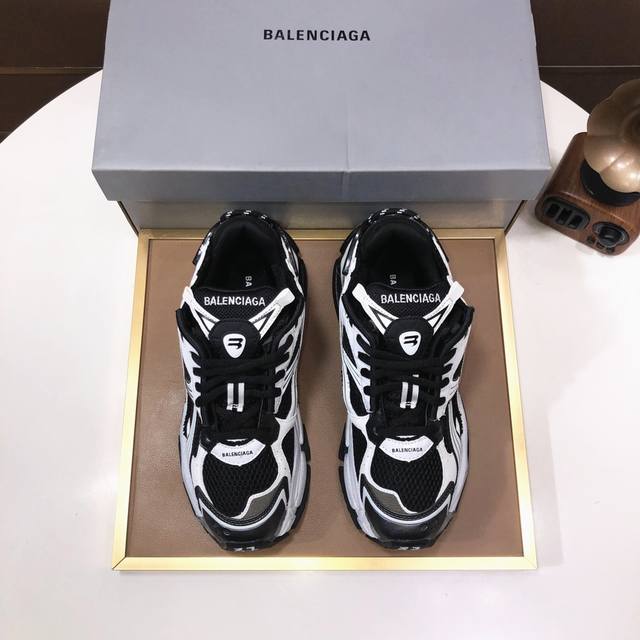 工厂 顶级版本 Balenciaga 巴黎7.5 巴黎世家 最新配色潮流复古休闲鞋 通过溢胶、做旧、缝线等细节， 展示了设计师 Demna 的运动鞋风格， 用一