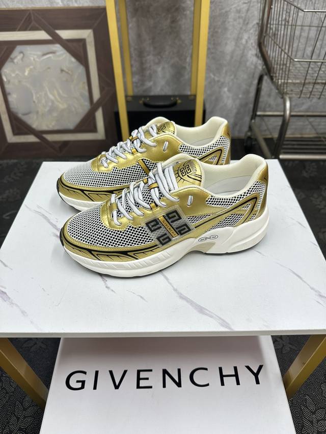 Givenchy 纪梵希 新款 专柜同步 人手一双 不容错过 专柜买版 完全1:1 开模定制顶级版本 原版展示提供对比 让大货做到和原版0区别 实物和图片来见证