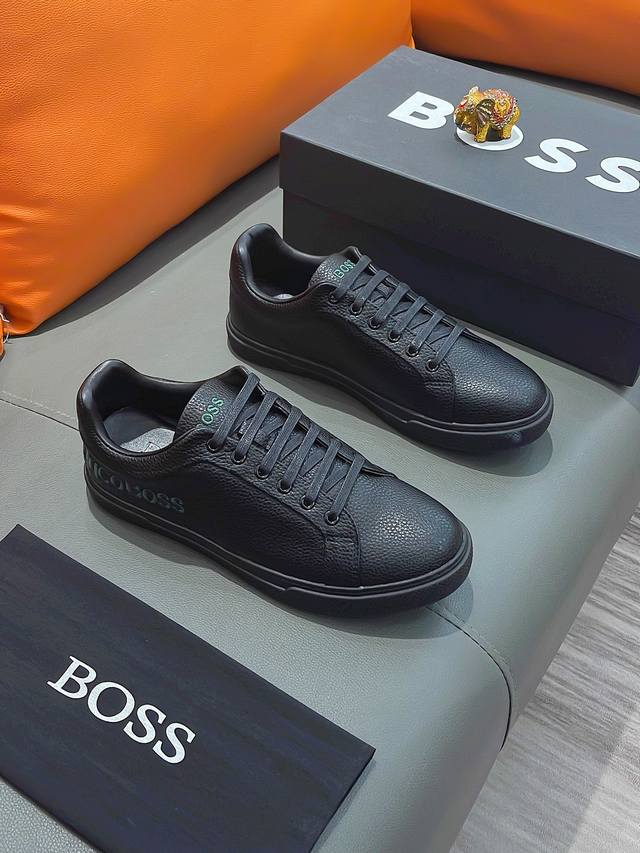 商品名称：Boss 波士 正规码数: 38-44 休闲鞋 商品材料：精选 牛皮鞋面，舒适羊皮内里 ；原厂大底。