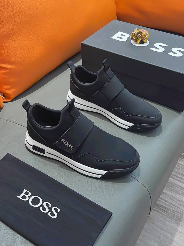 商品名称：Boss 波士 正规码数: 38-44 套脚鞋 商品材料：精选 牛皮鞋面，舒适羊皮内里 ；原厂大底。