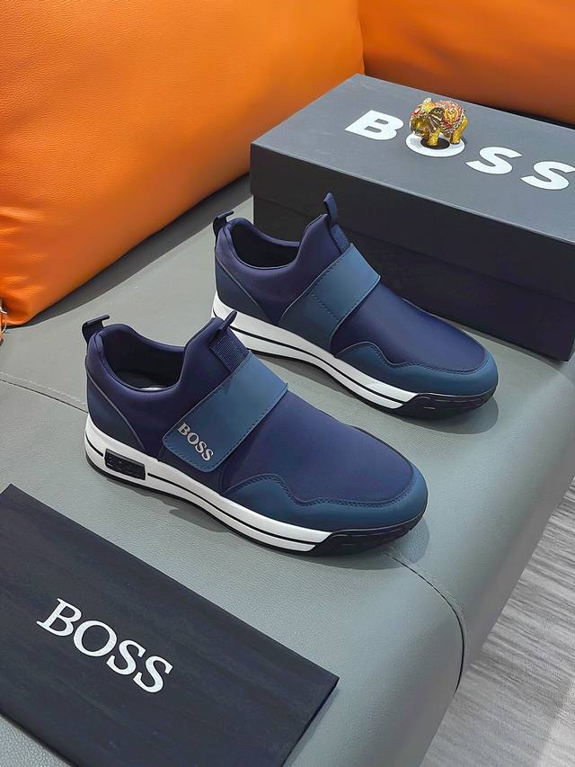 商品名称：Boss 波士 正规码数: 38-44 套脚鞋 商品材料：精选 牛皮鞋面，舒适羊皮内里 ；原厂大底。