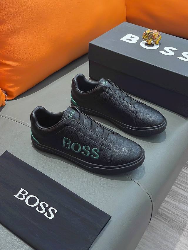 商品名称：Boss 波士 正规码数: 38-44 休闲鞋 商品材料：精选 牛皮鞋面，舒适羊皮内里 ；原厂大底。