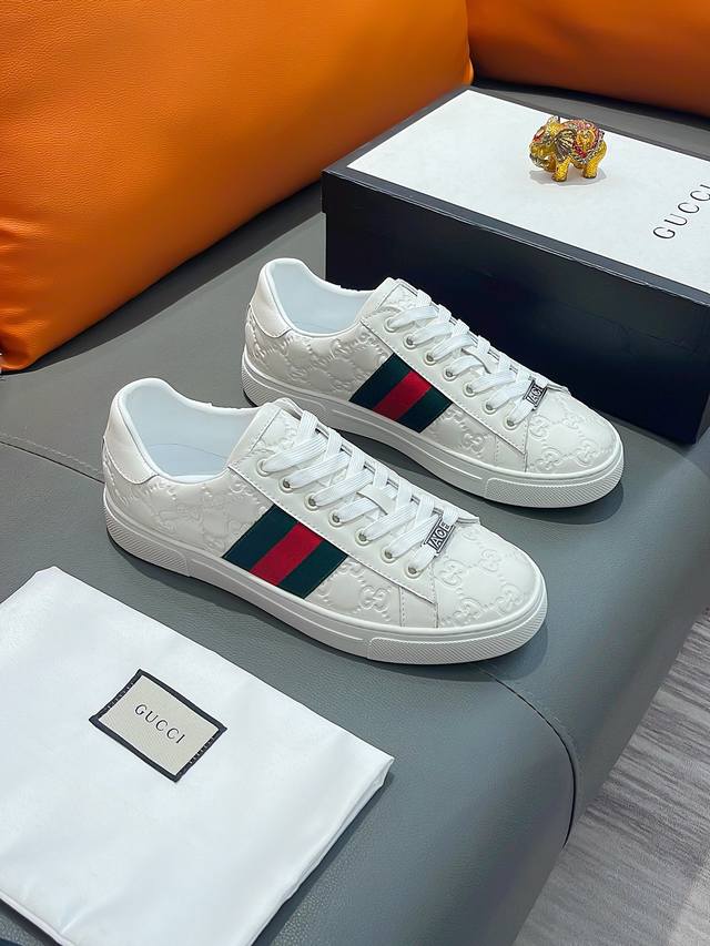 商品名称：Gucci 古驰 正规码数: 38-44 休闲鞋 商品材料：精选 牛皮鞋面，柔软羊皮内里；原厂大底。