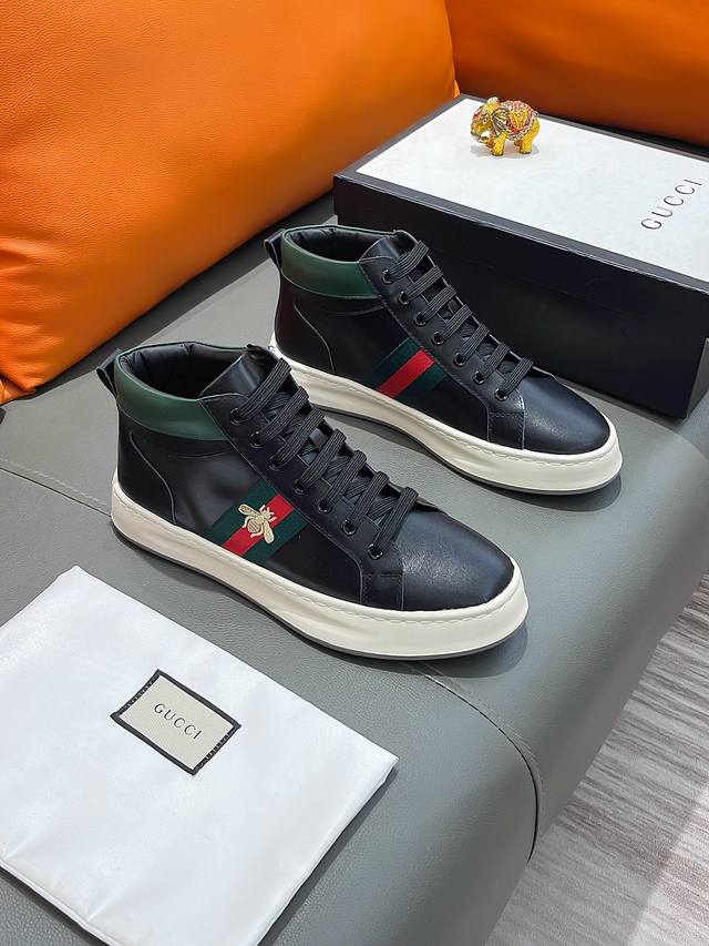 商品名称：Gucci 古驰 正规码数: 38-44 高帮鞋 商品材料：精选 牛皮鞋面，柔软羊皮垫脚；原厂特供大底。