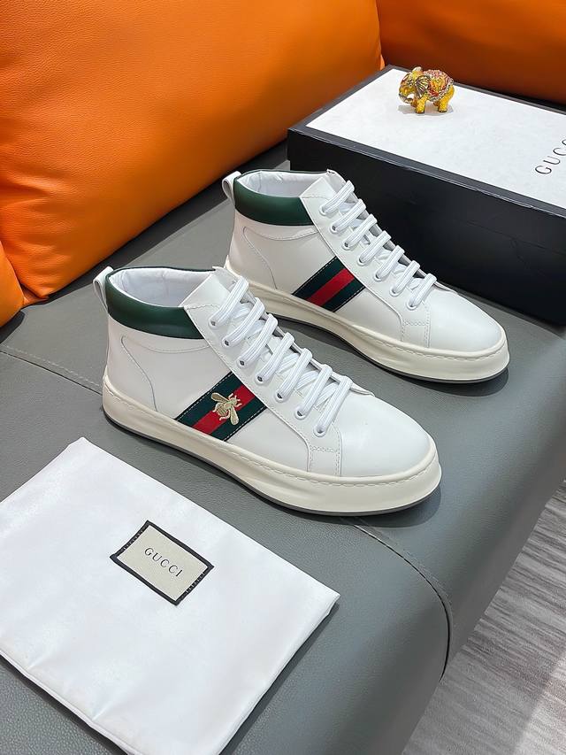 商品名称：Gucci 古驰 正规码数: 38-44 高帮鞋 商品材料：精选 牛皮鞋面，柔软羊皮垫脚；原厂特供大底。