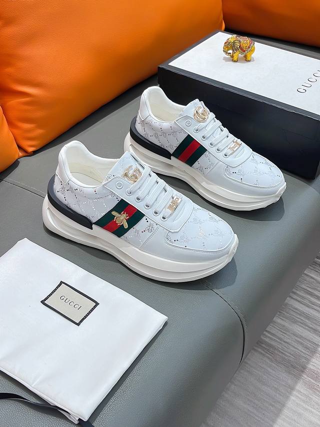 商品名称：Gucci 古驰 正规码数: 38-44 休闲鞋 商品材料：精选 牛皮鞋面，柔软羊皮内里；原厂大底。