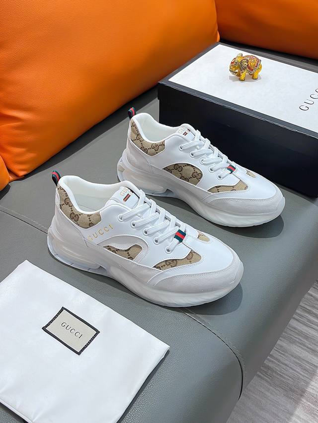 商品名称：Gucci 古驰 正规码数: 38-44 休闲鞋 商品材料：精选 牛皮鞋面，柔软绒毛内里；原厂大底。