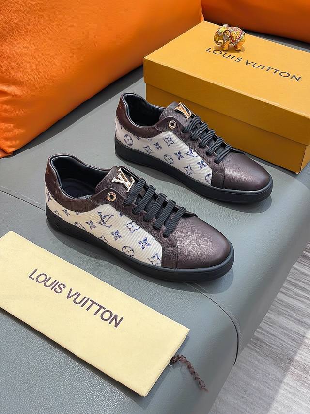 商品名称：Louis Vuitton 路易 威登 正规码数: 38-44 休闲鞋 商品材料：精选 牛皮鞋面，柔软绒毛内里；原厂大底。