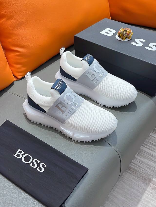 商品名称：Boss 波士 正规码数: 38-44 套脚鞋 商品材料：精选 飞织鞋面，舒适羊皮内里 ；原厂大底。