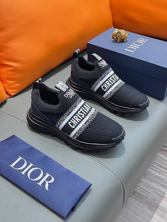 商品名称：Dior 迪奥 正规码数: 38-44 套脚鞋 商品材料：精选 飞织鞋面，柔软羊皮内里；原厂大底。