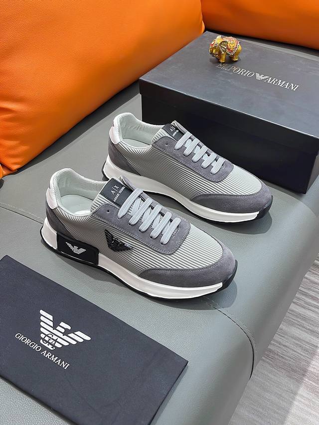 商品名称：Armani 阿玛尼 正规码数: 38-44 休闲鞋 商品材料：精选 牛皮鞋面，柔软羊皮垫脚；原厂特供大底。