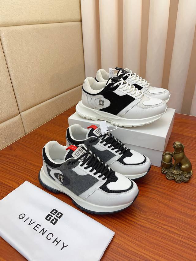 实价： Givenchy 纪梵希 高端版本 专柜同步发售鞋面：意大利进口品牌logo印花布匹 尽显奢华，羊皮内里加上双层组合，脚感舒适，鞋底：原厂特供气垫tup