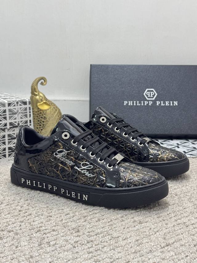 出厂价 实价 Philipp Plein 菲利普普来因 高帮男鞋高端品牌 官网1:1。鞋面采用牛皮羊皮内里，原版五金配件，独家新款，惊世之作，与官方的质量相比美