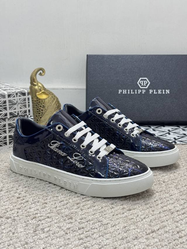 出厂价 实价 Philipp Plein 菲利普普来因 高帮男鞋高端品牌 官网1:1。鞋面采用牛皮羊皮内里，原版五金配件，独家新款，惊世之作，与官方的质量相比美