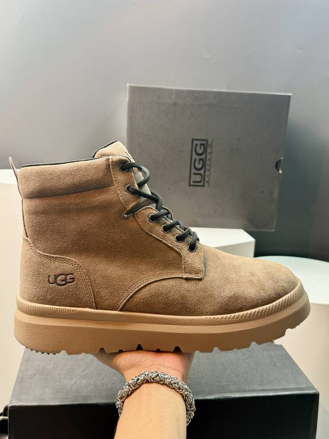 Ugg 24Ss秋冬新款 溢毛系带休闲户外短靴 特雷户外款 一款增高神器，显高还又拉腿长 看多了经典款 需要一些点缀 成为寒冬流行穿搭的主流趋势 漫长的冬日还有