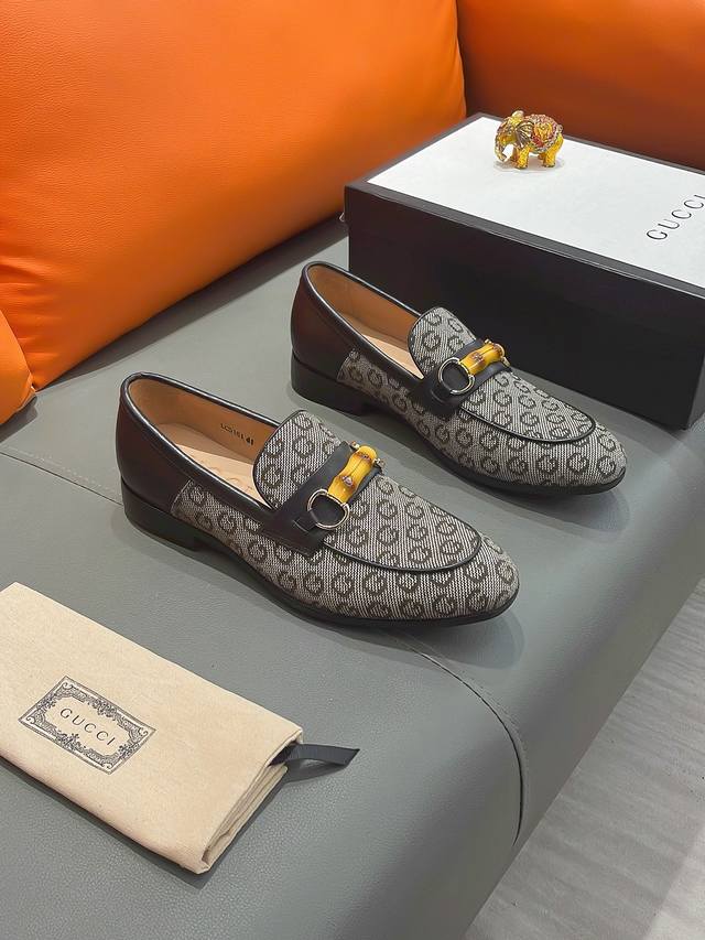 商品名称：Gucci 古驰 正规码数: 38-44 西装鞋 商品材料：精选 进口牛皮鞋面，柔软羊皮内里；原厂大底。