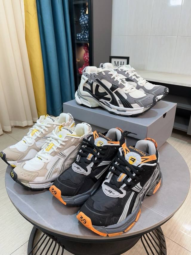 出厂价 顶级版本balenciaga 巴黎7.5 巴黎世家 最新配色潮流复古休闲鞋 通过溢胶、做旧、缝线等细节， 展示了设计师 Demna 的运动鞋风格， 用一