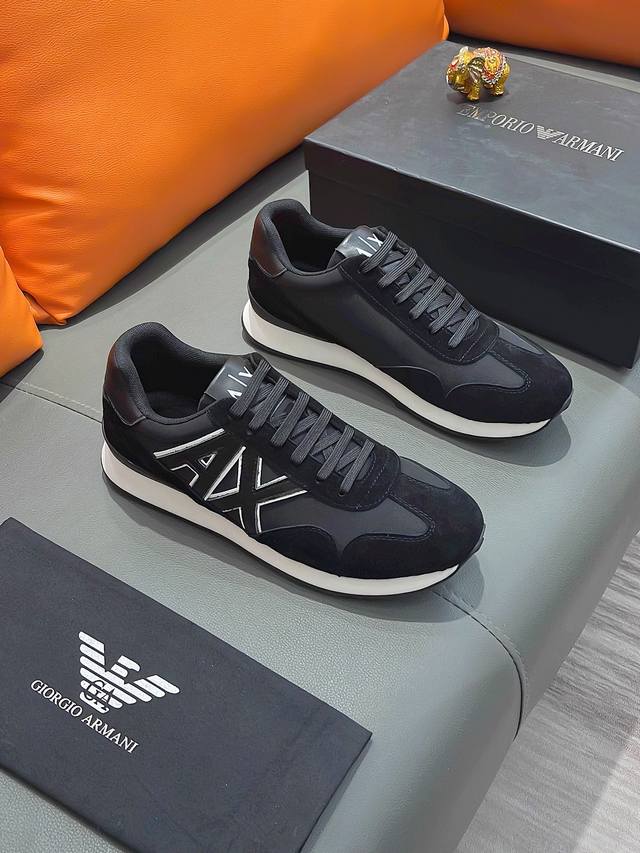 商品名称：Armani 阿玛尼 正规码数: 38-44 休闲鞋 商品材料：精选 牛皮鞋面，柔软羊皮垫脚；原厂特供大底。