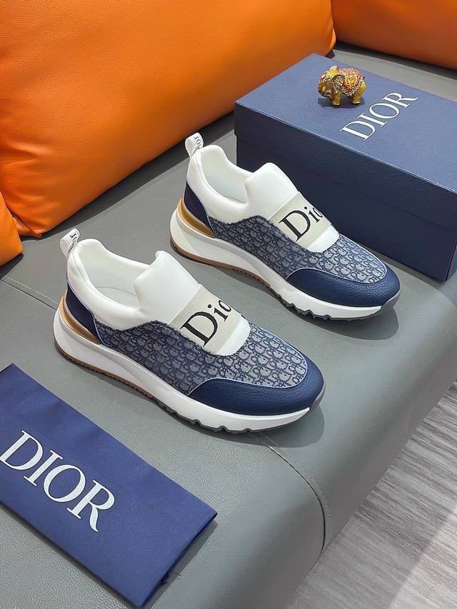 商品名称：Dior 迪奥 正规码数: 38-44 套脚鞋 商品材料：精选 牛皮鞋面，柔软羊皮内里；原厂大底。