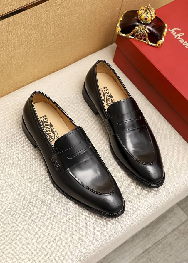 商品商标：Ferragamo 菲拉格慕 休闲皮鞋 正码码数: 39-44 38.45.46订制 商品材料：精选 进口开边珠牛皮鞋面+经典五金扣，进口水染牛皮内里