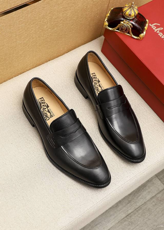 商品商标：Ferragamo 菲拉格慕 休闲皮鞋 正码码数: 39-44 38.45.46订制 商品材料：精选 进口小牛皮鞋面+经典五金扣，进口水染牛皮内里。强