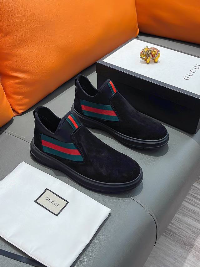 商品名称：Gucci 古驰 正规码数: 38-44 高帮鞋 商品材料：精选 牛皮鞋面，柔软羊皮内里；原厂大底。