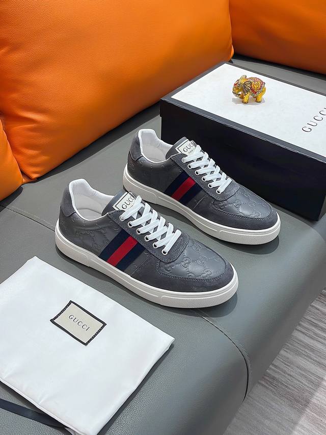 商品名称：Gucci 古驰 正规码数: 38-44 休闲鞋 商品材料：精选 牛皮鞋面，柔软羊皮内里；原厂大底。