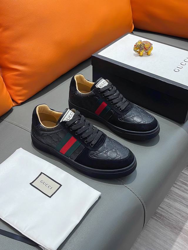 商品名称：Gucci 古驰 正规码数: 38-44 休闲鞋 商品材料：精选 牛皮鞋面，柔软羊皮内里；原厂大底。