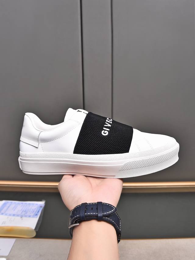 纪梵希 Givenchy 低帮 标准码：38-44； 45 46 可以定做 等级：官网同款 原单品质材料：原版小牛皮，搭配原版水染羊皮内里牛皮乳胶鞋垫 ，原版防