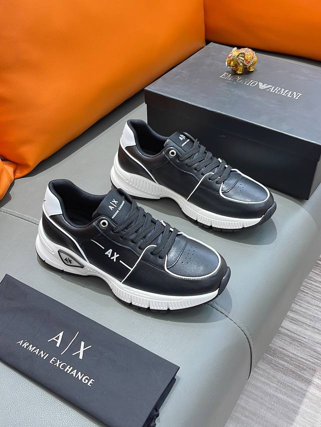 商品名称：Armani 阿玛尼 正规码数: 38-44 休闲鞋 商品材料：精选 牛皮鞋面，柔软羊皮垫脚；原厂特供大底。