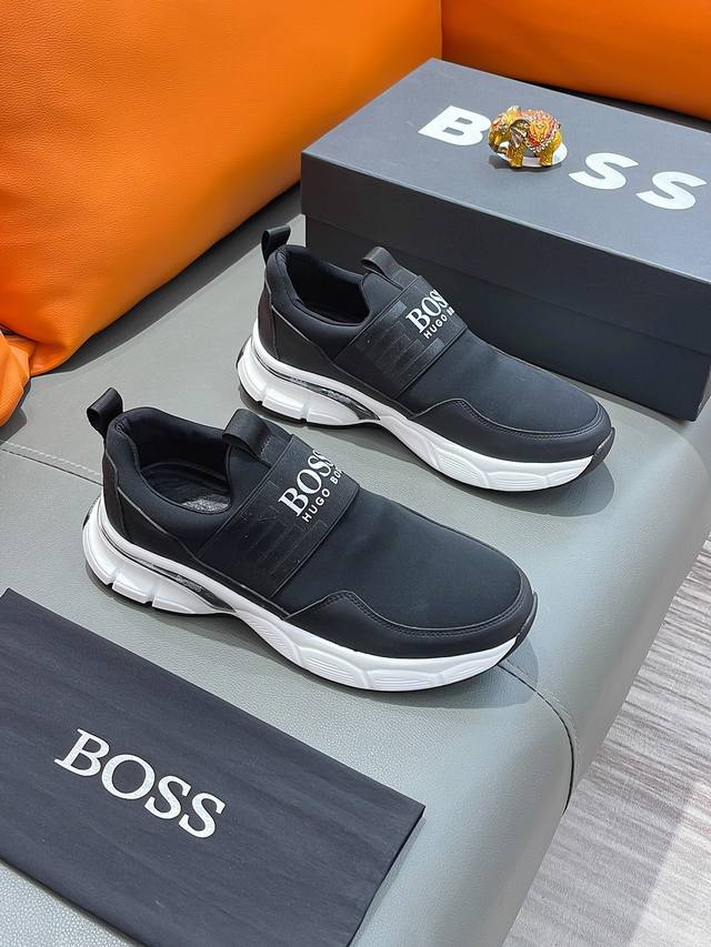 商品名称：Boss 波士 正规码数: 38-44 套脚鞋 商品材料：精选 牛皮弹力布鞋面，舒适羊皮内里 ；原厂大底。