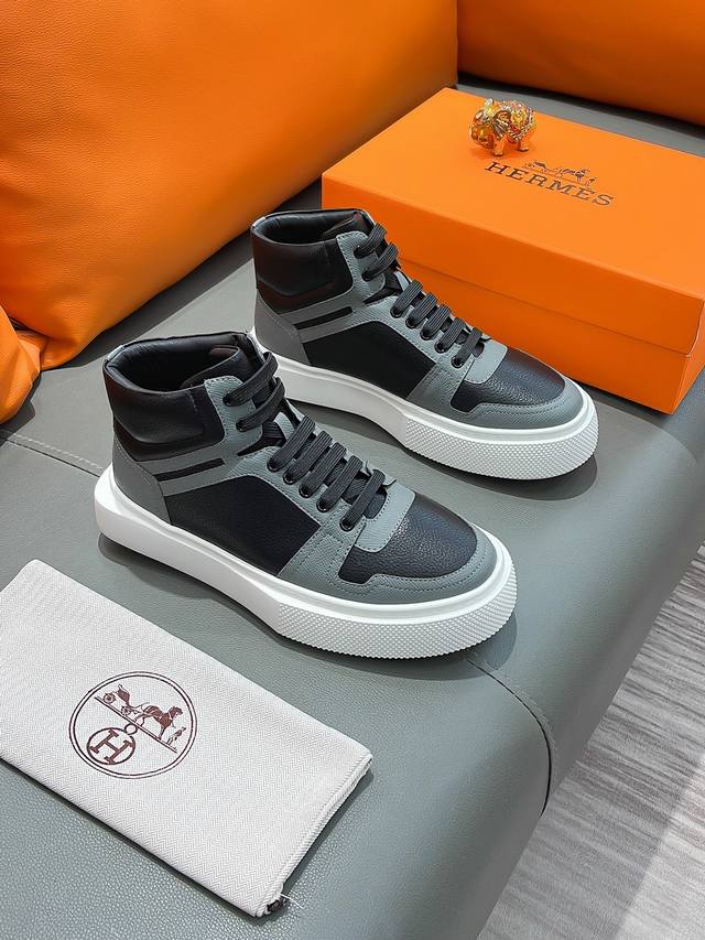 商品名称：Hermes 爱马仕 正规码数: 38-44 高帮鞋 商品材料：精选 牛皮鞋面，舒适羊皮内里；原厂大底。