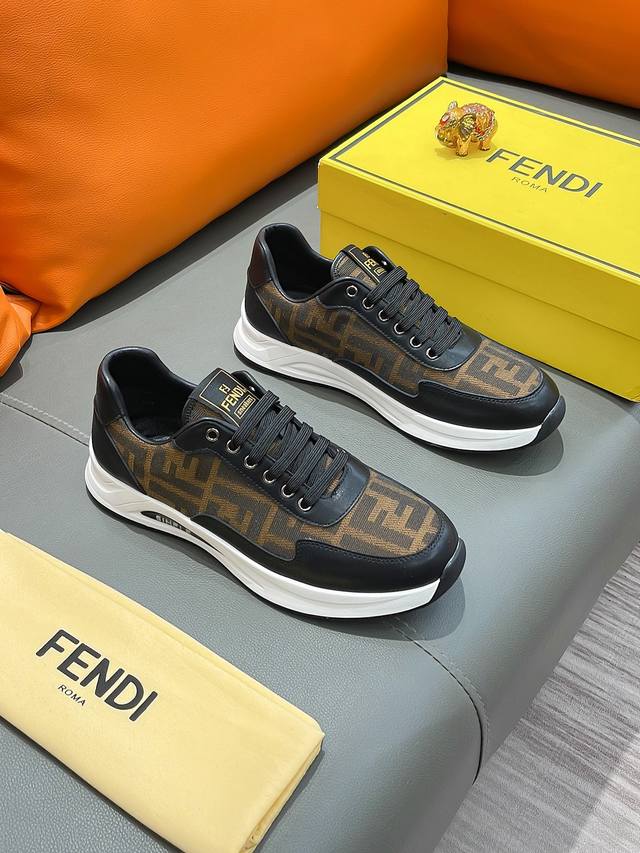 商品名称：Fendi 芬迪 正规码数: 38-44 休闲鞋 商品材料：精选 牛皮鞋面，柔软羊皮内里；原厂大底。