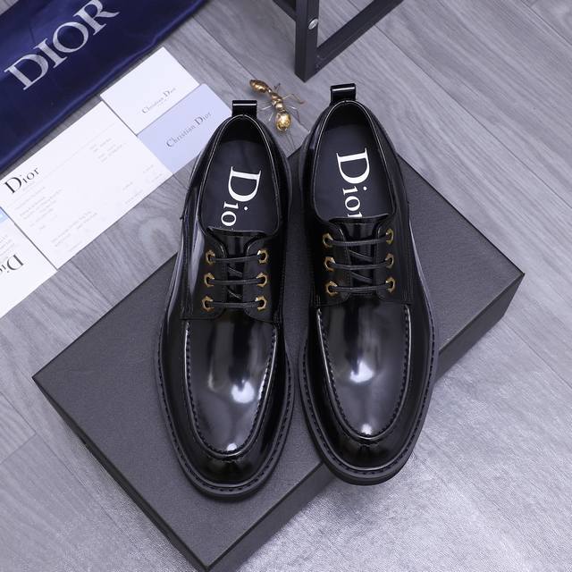 商品商标：Dior 迪奥 商务正装皮鞋 正码码数: 38-45 商品材料：精选珠光牛皮鞋面 牛皮内里 原版大底