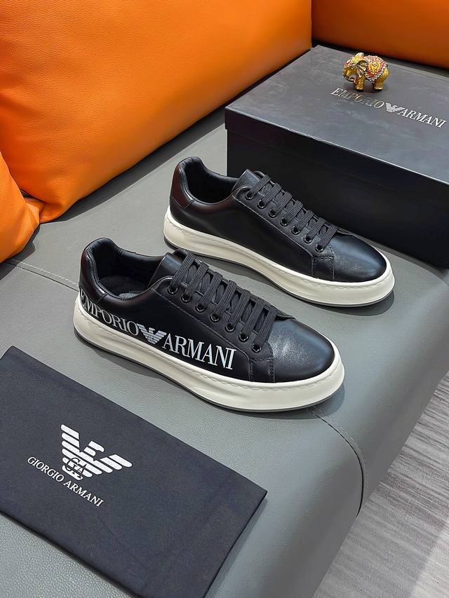 商品名称：Armani 阿玛尼 正规码数: 38-44 休闲鞋 商品材料：精选 牛皮鞋面，柔软羊皮垫脚；原厂特供大底。