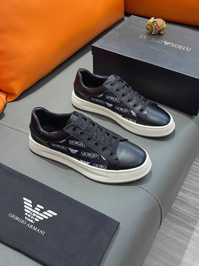 商品名称：Armani 阿玛尼 正规码数: 38-44 休闲鞋 商品材料：精选 牛皮鞋面，柔软羊皮垫脚；原厂特供大底。