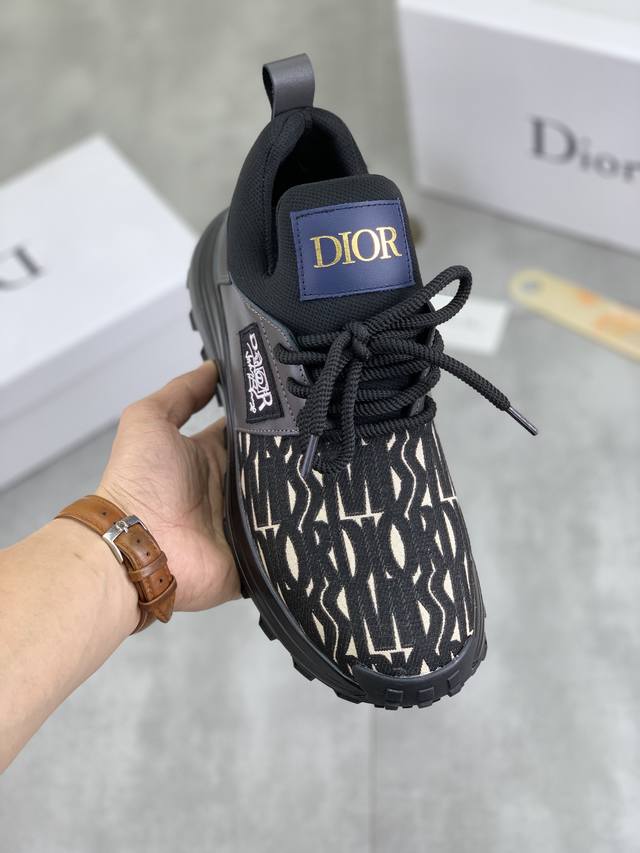 工厂价 实价 Dior 2024迪奥原版系带低帮男鞋 经典款休闲鞋本款是官方主打经典款，1:1质量，原厂名师制作，采用优质牛皮配原版材料舒适透气网布內里猪皮鞋垫