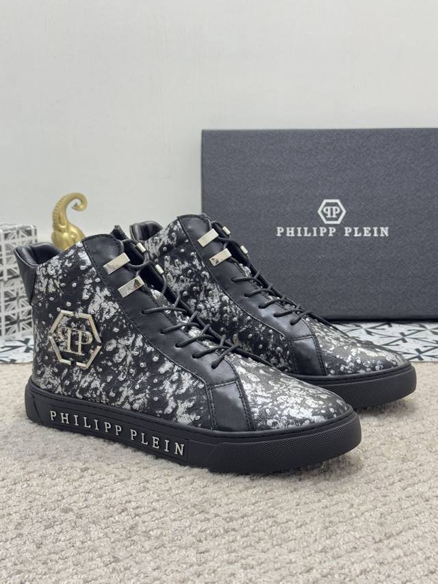 出厂价 实价 Philipp Plein-菲利普普来因 Philipp Plein 菲利普普来因 高帮男鞋高端品牌 官网1:1。鞋面采用意大利进口头层小牛皮羊皮