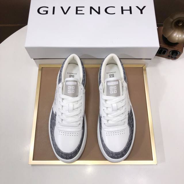 工厂 Givenchy.纪梵希 专柜同步发售鞋面：意大利进口品牌印花布匹 尽显奢华，透气网布内里加上双层组合，脚感舒适，鞋底：原厂特供橡胶发泡大底，轻便，舒适，