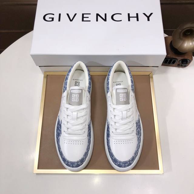 工厂 Givenchy.纪梵希 专柜同步发售鞋面：意大利进口品牌印花布匹 尽显奢华，透气网布内里加上双层组合，脚感舒适，鞋底：原厂特供橡胶发泡大底，轻便，舒适，