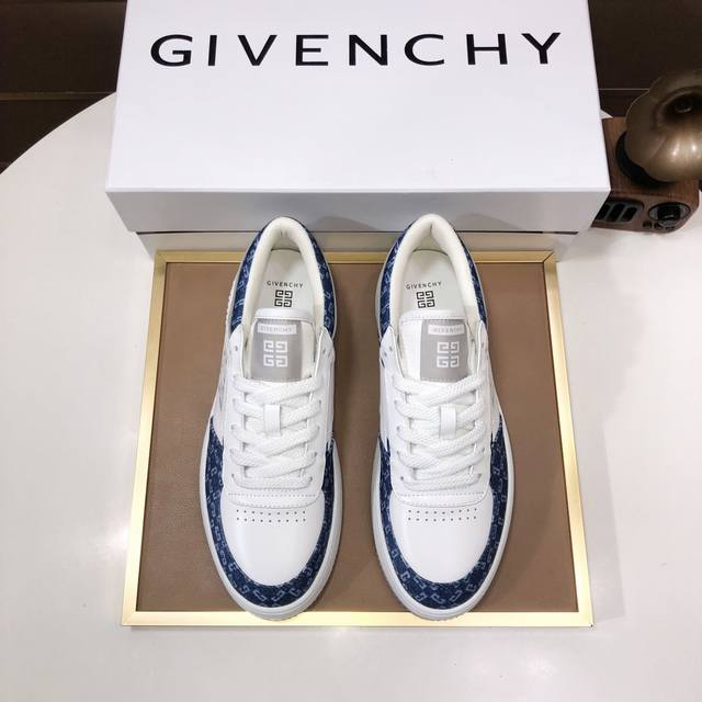 工厂 Givenchy.纪梵希 专柜同步发售鞋面：意大利进口品牌印花布匹 尽显奢华，透气网布内里加上双层组合，脚感舒适，鞋底：原厂特供橡胶发泡大底，轻便，舒适，