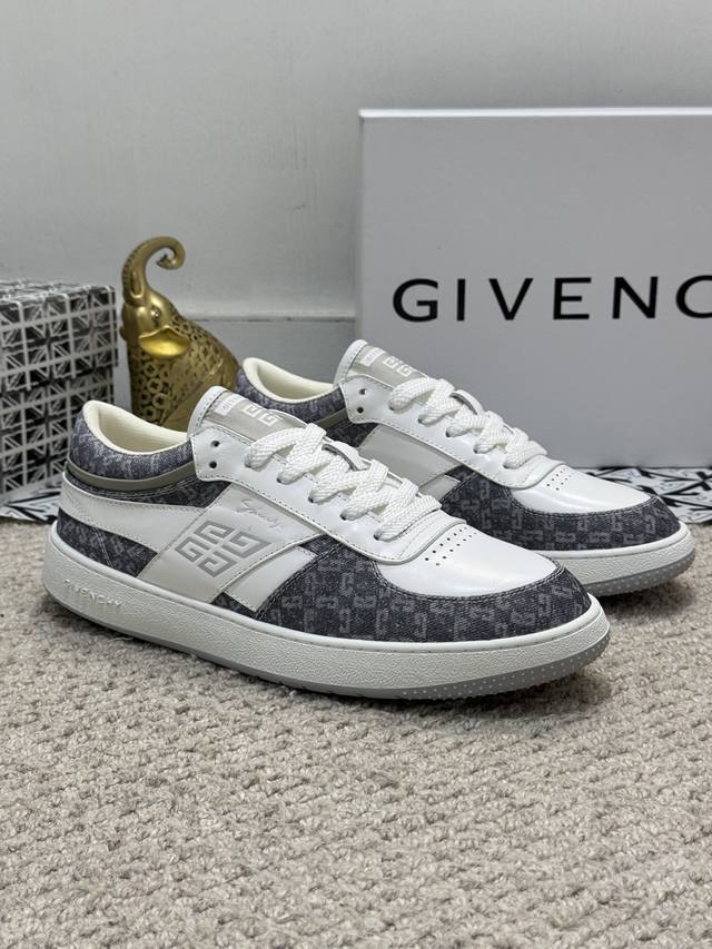 出厂价 实价 Givenchy.纪梵希 专柜同步发售鞋面：意大利进口品牌印花布匹 尽显奢华，透气网布内里加上双层组合，脚感舒适，鞋底：原厂特供橡胶发泡大底，轻便