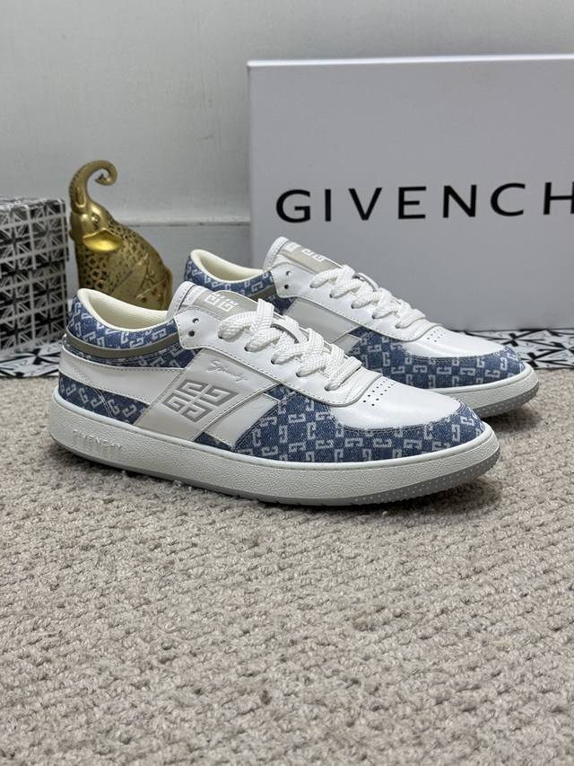 出厂价 实价 Givenchy.纪梵希 专柜同步发售鞋面：意大利进口品牌印花布匹 尽显奢华，透气网布内里加上双层组合，脚感舒适，鞋底：原厂特供橡胶发泡大底，轻便