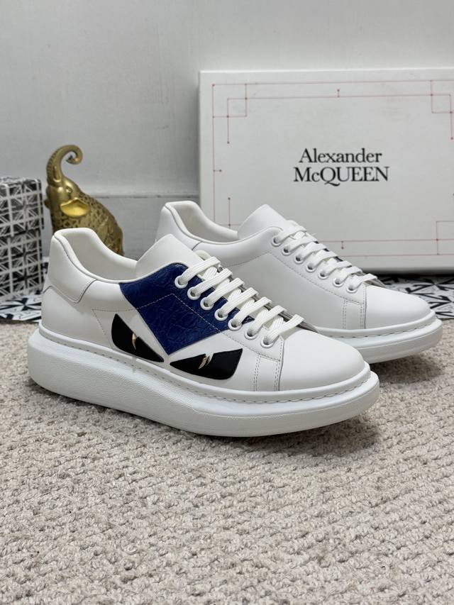 出厂价 实价 Alexander Mcqueen 个性款 麦昆风靡全球小白鞋新款 独家首发 麦昆 ～独特运动鞋。专柜代购休闲鞋意大利进口原版品牌精选头层柔软牛皮