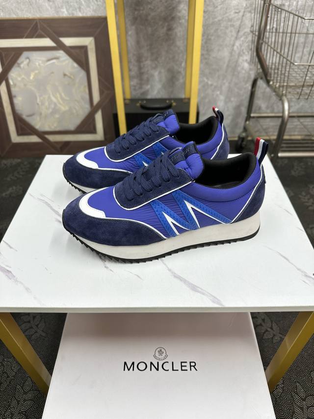 Moncler 休闲运动鞋，头层牛皮搭进口网布面料柔软舒适透气 一脚蹬设计理念合脚大气 真头层羊皮内里透气 橡胶大底耐磨防滑舒适度非常不错size:38-46